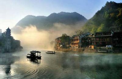 生戊戌己亥平地木命详解,戊戌土中之木忌重见土