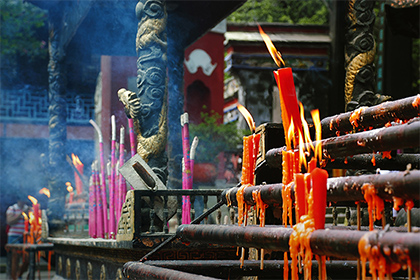 2022年农历三月初五去祈福好吗?哪些人不适合去寺庙烧香祈福?