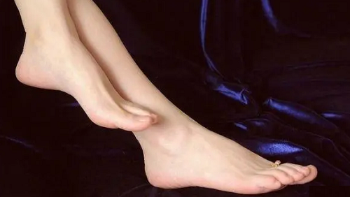 女人要看脚就知道命运 女人三种脚最好命