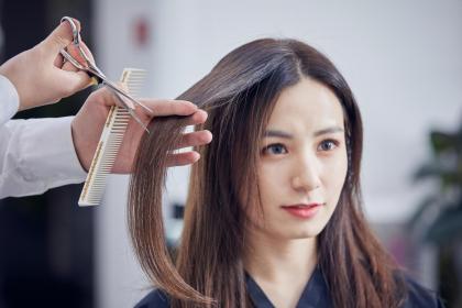 女性嘴唇上薄下厚是什么样的人 命好吗
