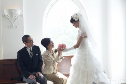 女生右嘴角下边有痣代表什么 是美人痣吗