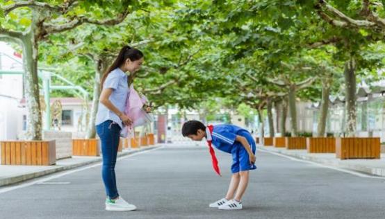 梦见拜揖是什么意思 梦见拜揖有什么预兆