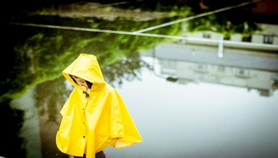 梦见雨衣是什么意思 梦见雨衣有什么预兆