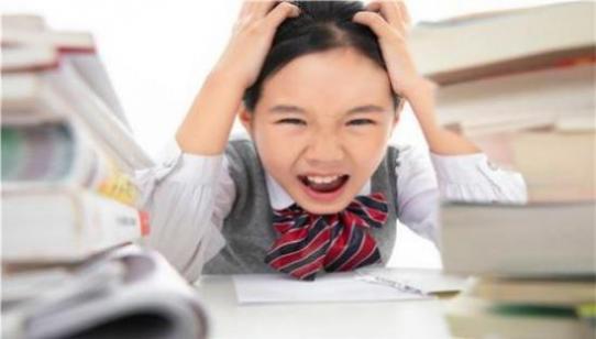 梦见飞机在我附近坠落什么意思