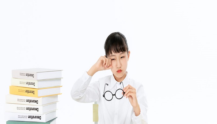 梦见自己眼睛睁不开了是什么意思