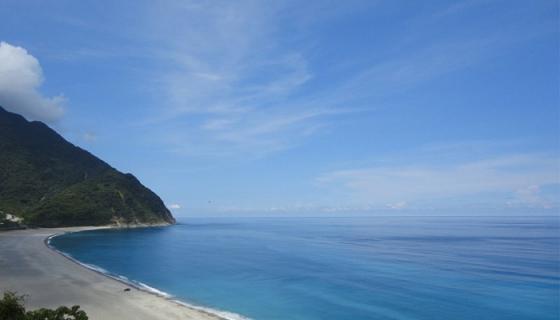 梦见海浪很高很大向自己扑来