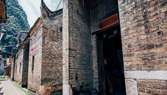 梦见下雨房子倒塌是什么预兆