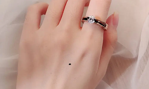 女人手背上有痣代表什么含义 手背长痣的女人好不好呢