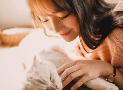 形容女生漂亮的诗句,夸人漂亮的诗