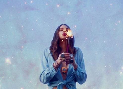 手中指疼的原因,手相图解中指疼是怎么回事