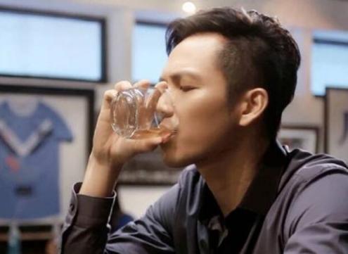 手相家风纹嫁有钱人,手相之家风纹