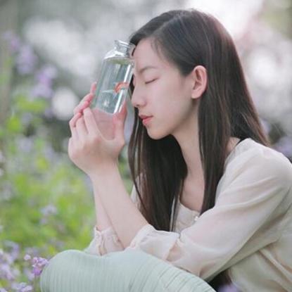 6月15日生日书,6月15日是什么星座:双子座